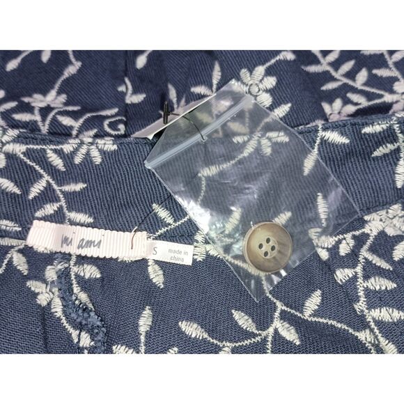 MI AMI: Navy Embroidered Zip-Up Shorts, Women's Size S (New - Button Included) - Picture 5 of 5